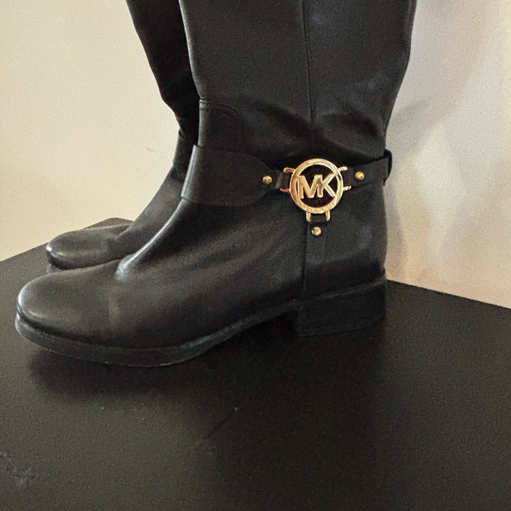 Michael Kors Black and Tan Boots with Gold Logo - Picture 4 of 5